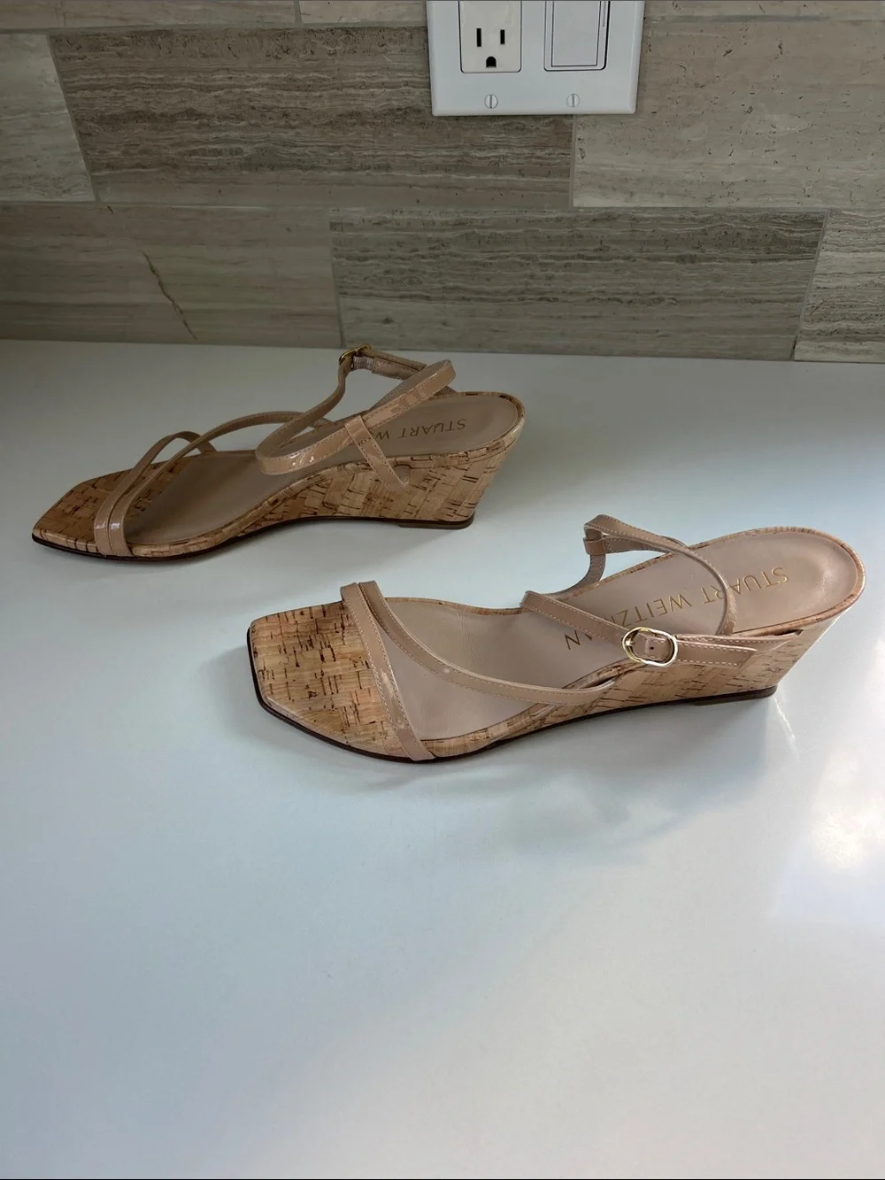 Stuart Weitzman oasis 50 low wedge heels strappy sandals patent leather cork 10